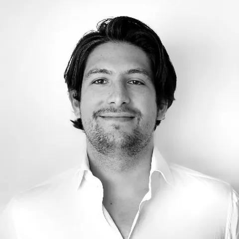 Simon Schiller, الشريك الإداري, ميونخ